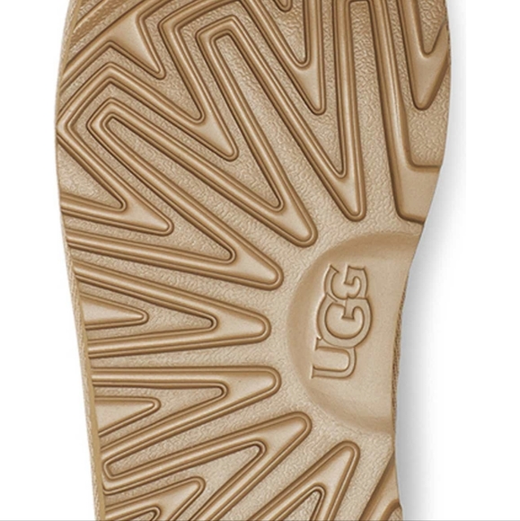 UGG Kids' Keegan Metallic UGGplush Faux Fur Lined Slipper - Picture 2 of 5